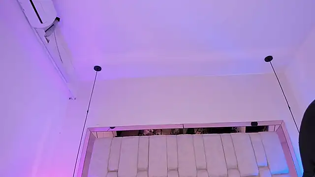 AmberiniHoffman's Live XXX Chat