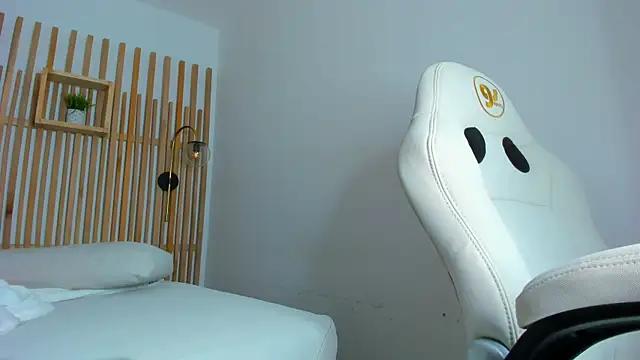 serena_foxx_'s Live XXX Chat