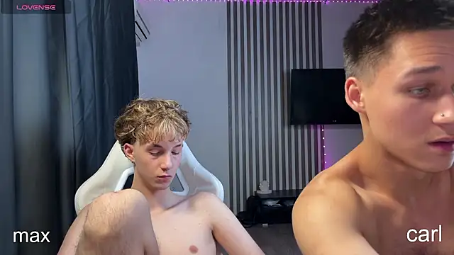 Hunks_bromance: απευθείας συνομιλία ΧΧΧ