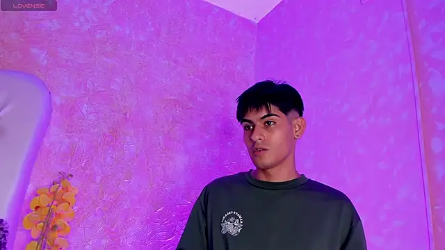 TylerCruz__ Webcam Show