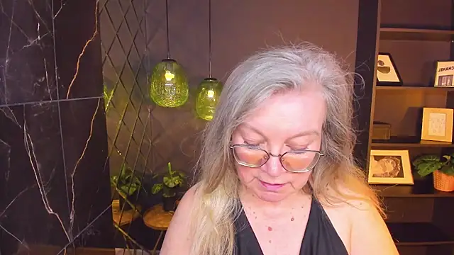 NataliMellow Chat XXX in diretta