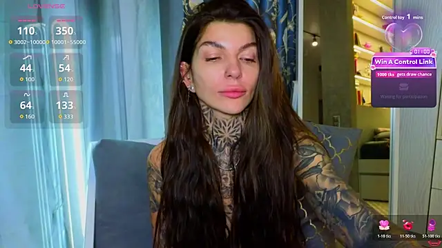 Show modela tattooedBabyy na web-kameri