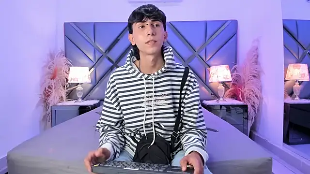 Milan_LewisS Webcam-Show