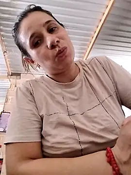 Czat XXX na żywo – MIA-LARIOS