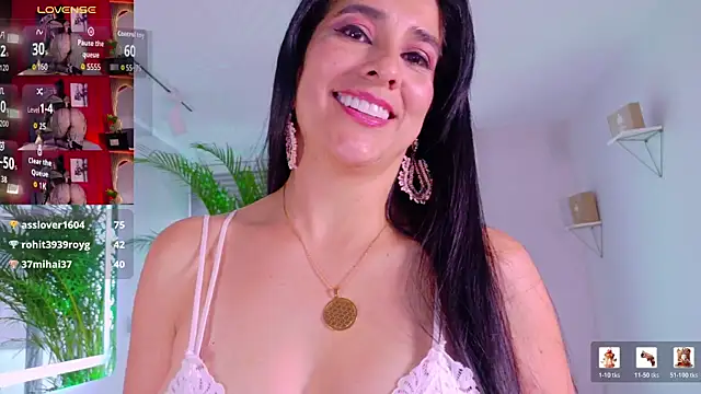 Sunny_River Chat XXX in diretta