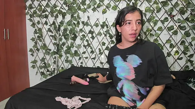 LittlePeach_ élő XXX-chatje