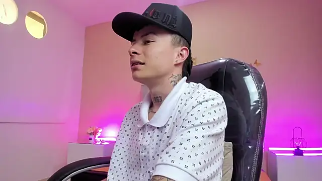 Nascary_Foxn Live XXX chat