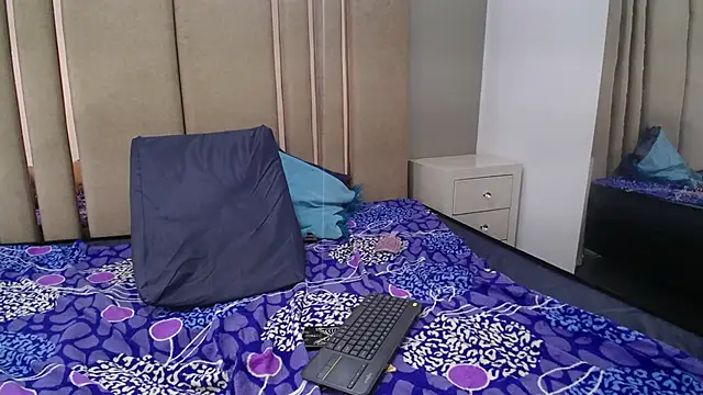 Chatroom XXX en direct de violet_angel13