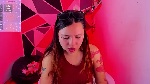 little_emma0's Live XXX Chat