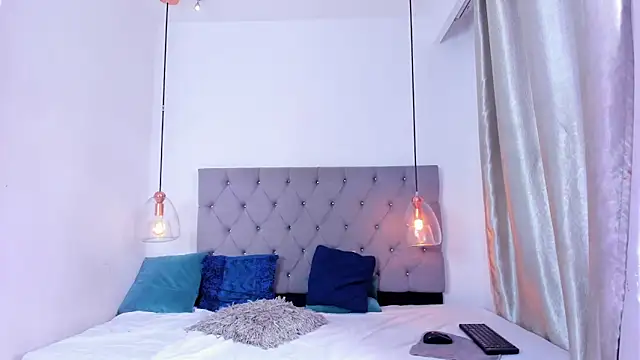 your_d0ll1's Live XXX Chat