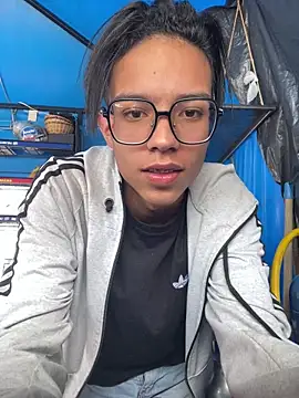 Show modela diegoand0911 na web-kameri