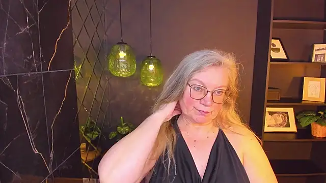 NataliMellow Adlı Modelin Canlı XXX Sohbeti