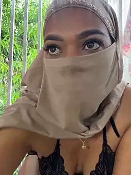 Yuli_arabic live XXX chat