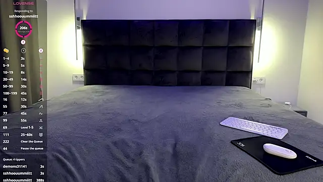 GoldieHarrington's Live XXX Chat