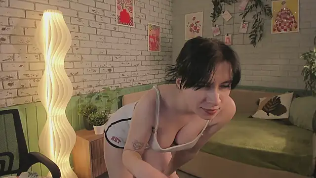 miraiakik: онлайн-секс-чат