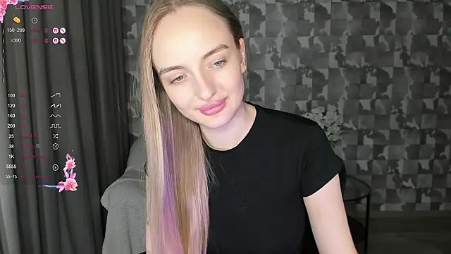 Chat +18 de A_delina ao vivo