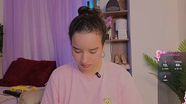 Chatroom XXX en direct de emilyrouxe