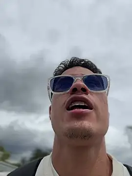 Chat XXX en directo de TavoHot_