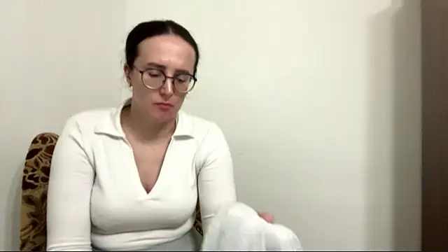 SofiaTease Adlı Modelin Canlı XXX Sohbeti