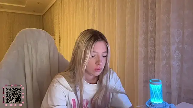 IvyArmbrister's Webcam Show