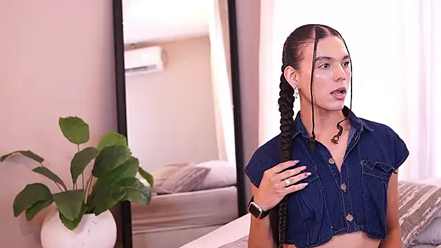 Luxa_Velvet Chat XXX live