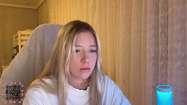 IvyArmbrister: διαδικτυακό σόου στην κάμερα