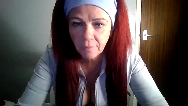 Forbidden-Irish-x Adlı Modelin Canlı XXX Sohbeti