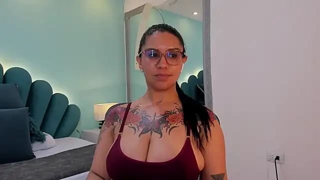 sharlott18 Live XXX-Chat