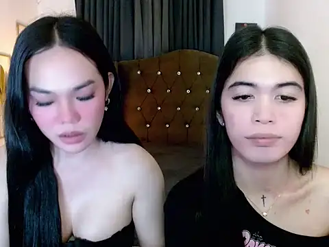 hollyyumiloove webkamerás műsora