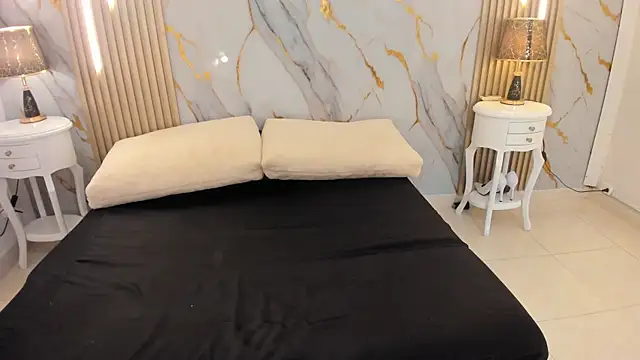 AprillRoss' Webcam Show