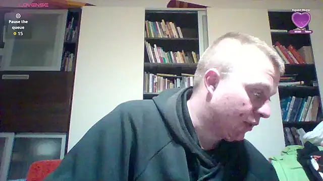 Matttthees Show in webcam