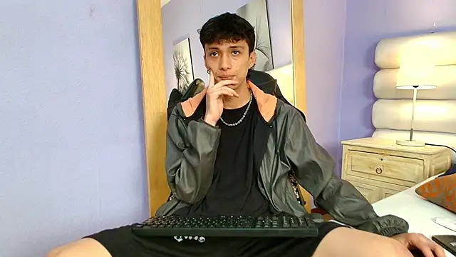 Lean_Portman Live XXX-Chat