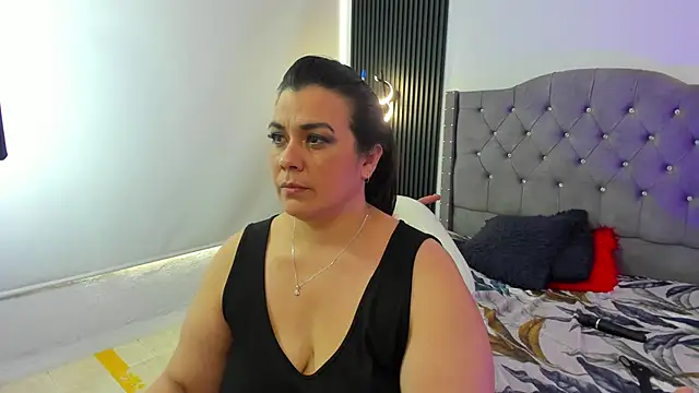 Chatroom XXX en direct de martina_foxy_