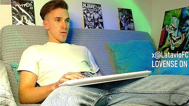 Midnighter_ élő XXX-chatje