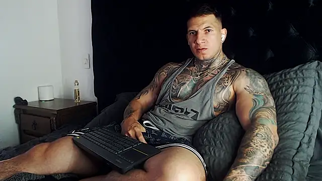 Shane_Clay: онлайн-секс-чат