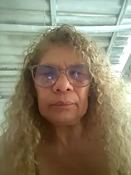 Chat XXX en directo de indiraa-channell