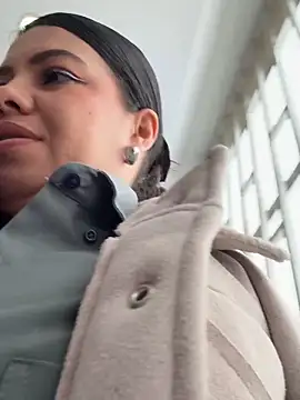 Ariana-07 Webcam Show