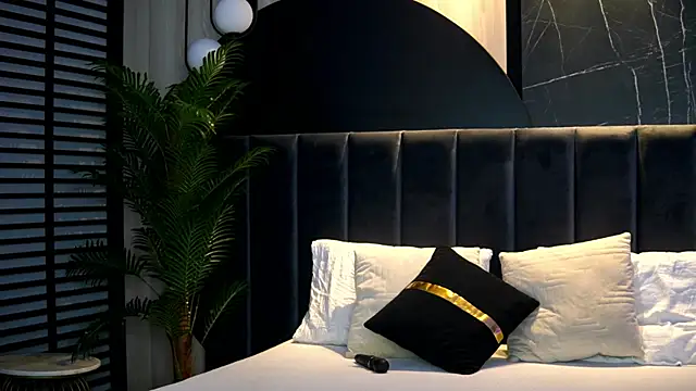 Chatroom XXX en direct de KylieKroftt