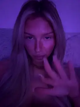 blondeeee webkamerás műsora