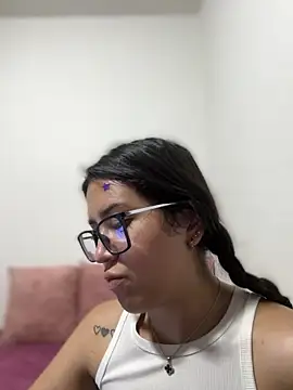 Mila_Morgan: απευθείας συνομιλία ΧΧΧ