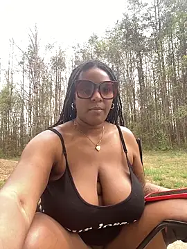 Pokazy przed kamerką – CoCoGoddess_