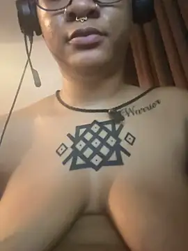 nickytheehawtie's Live XXX Chat