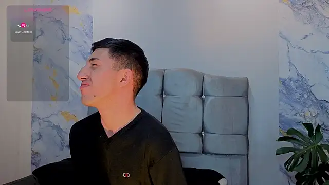 Un_Sluttyy Live XXX-chat