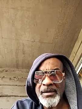 XXX chat uživo modela sinnernoir