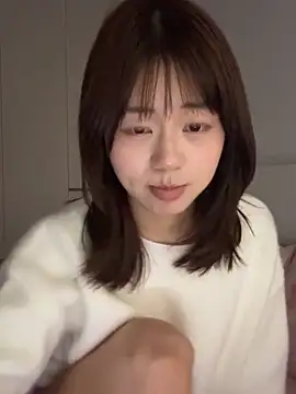 Nana-3 Chat XXX live