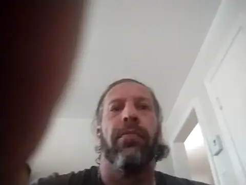 AceticPinscher: διαδικτυακό σόου στην κάμερα