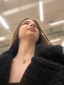 KrisMagnoly Adlı Modelin Canlı XXX Sohbeti