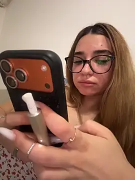 ItalianGirl Chat XXX in diretta