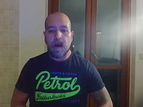 AMIRDIB2025のウェブカメラショー