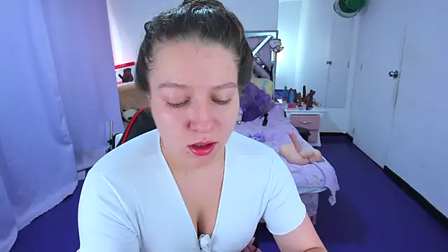 Luna_Analya élő XXX-chatje